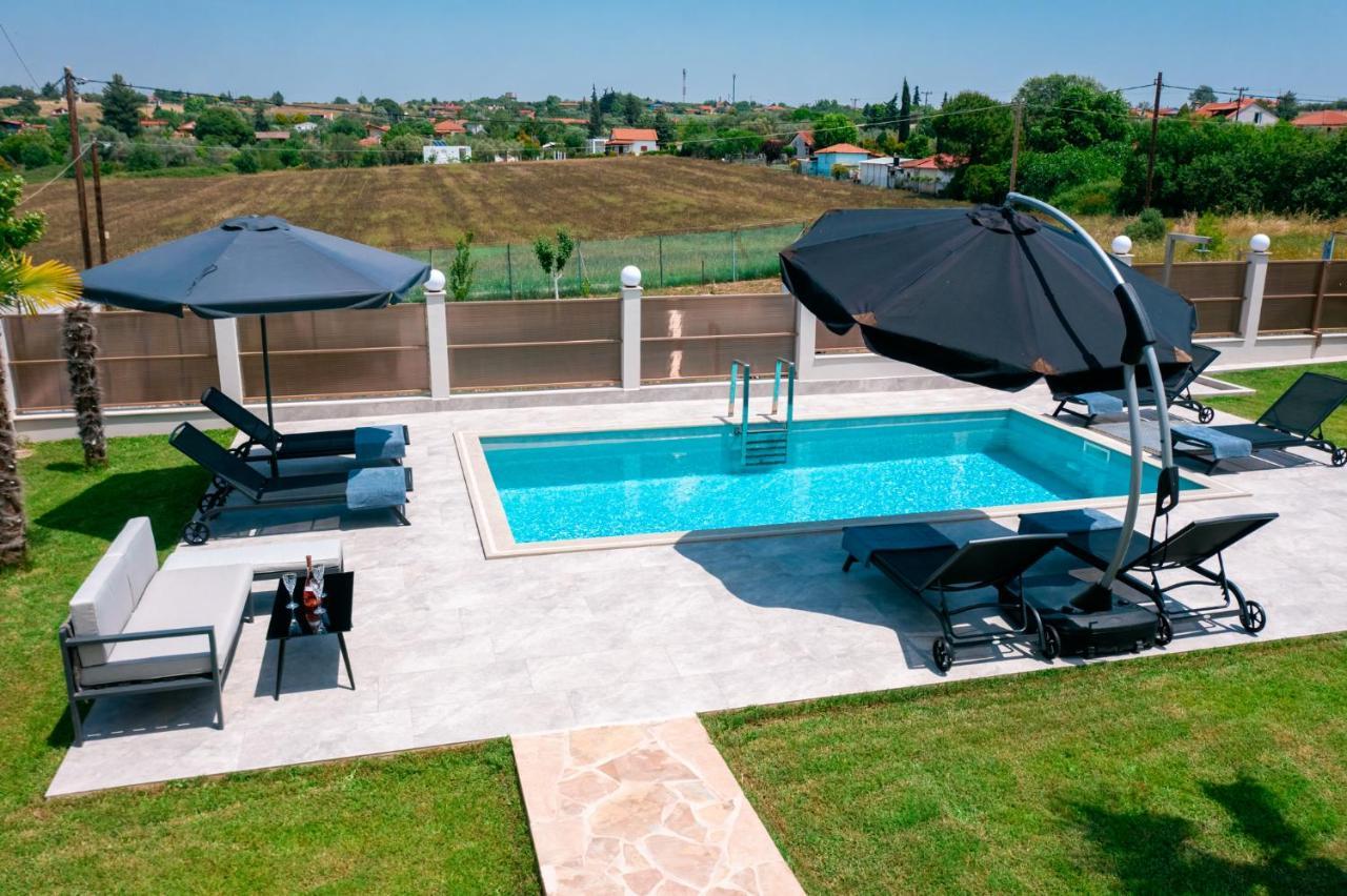 Villa Liana , Private Villa With Pool And Garden Vergia Exterior photo
