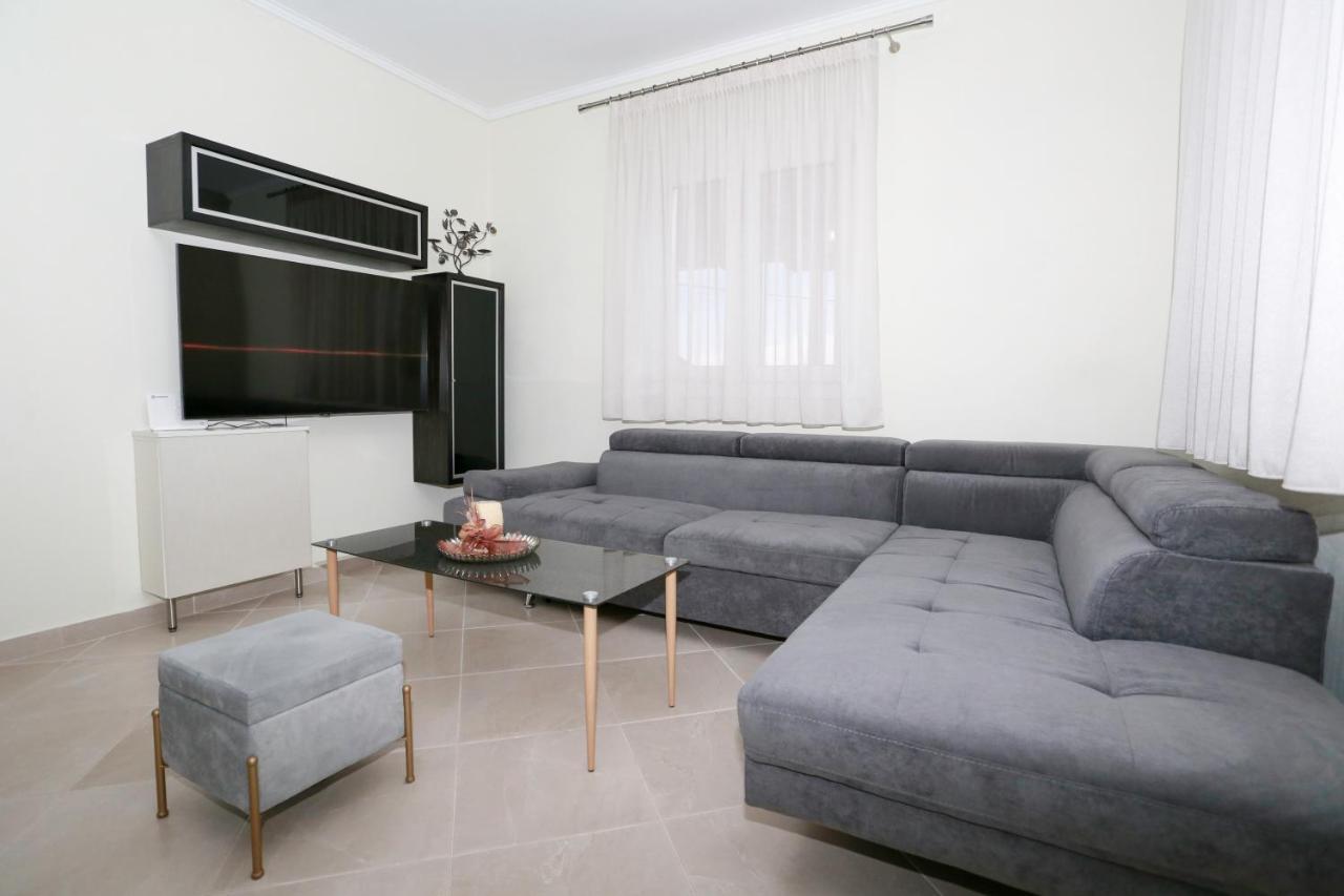 Villa Liana , Private Villa With Pool And Garden Vergia Exterior photo